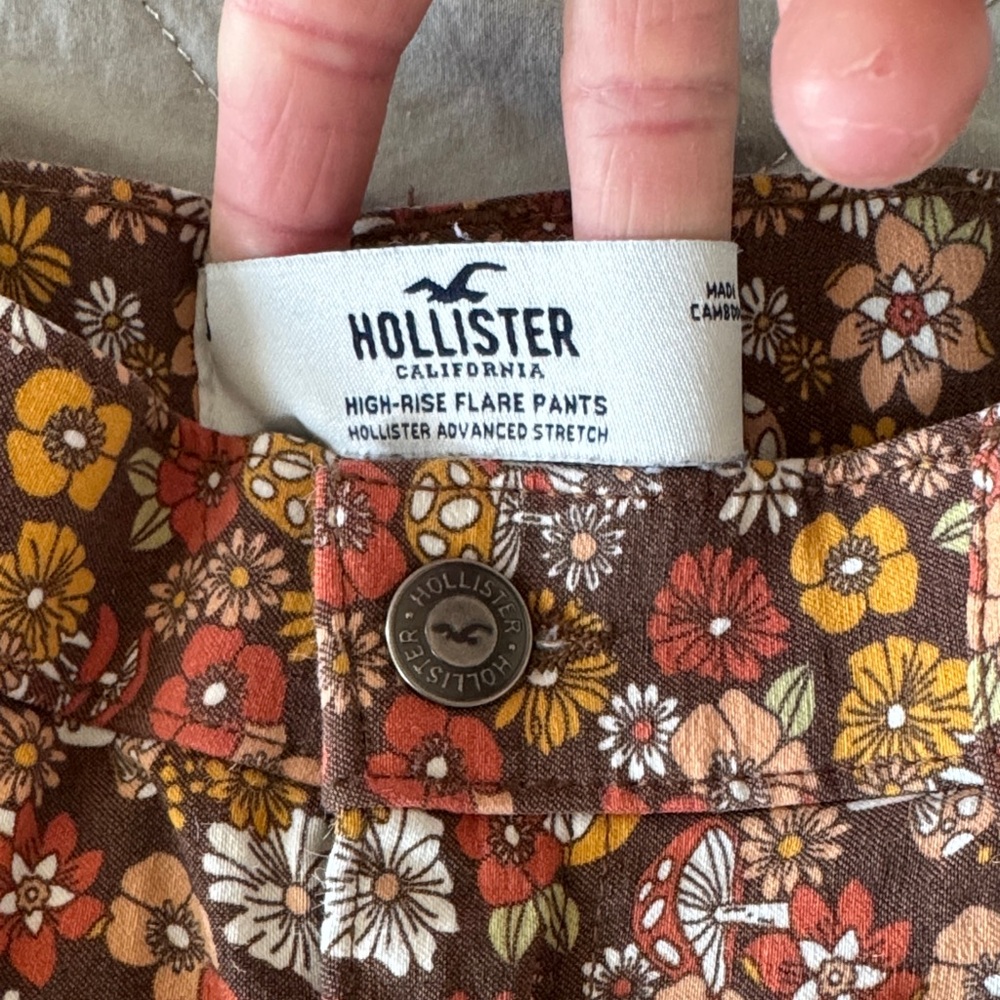Hollister High-Rise Flare Pants